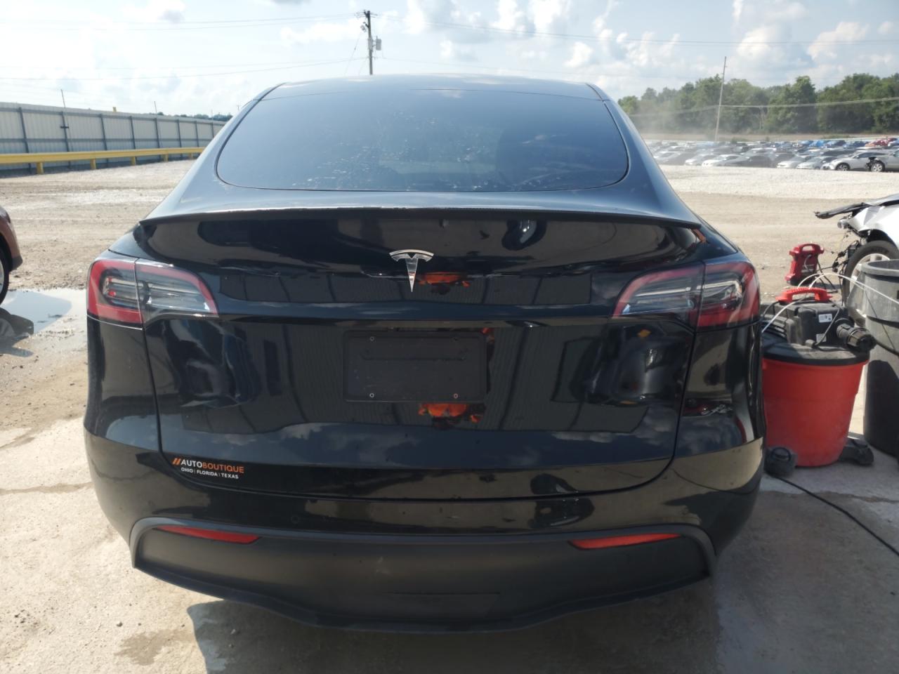 2022 Tesla Model Y VIN: 7SAYGDEF5NF382511 Lot: 68245365