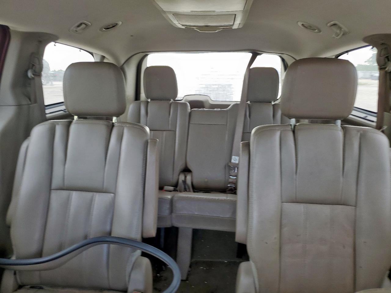 2012 Chrysler Town & Country Touring L VIN: 2C4RC1CG4CR260053 Lot: 70318115