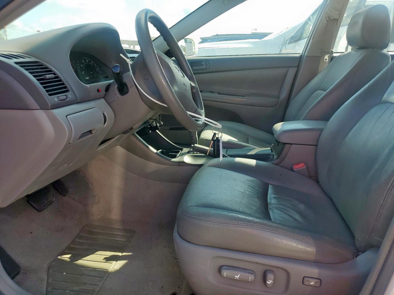 2004 Toyota Camry Le VIN: 4T1BE30K74U331794 Lot: 69005995