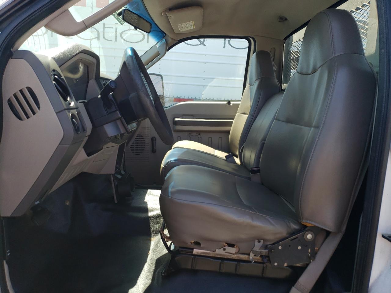 2008 Ford F450 Super Duty VIN: 1FDXF46RX8EC77937 Lot: 68932935