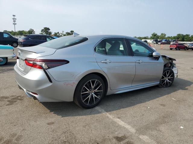  TOYOTA CAMRY 2022 Серебристый