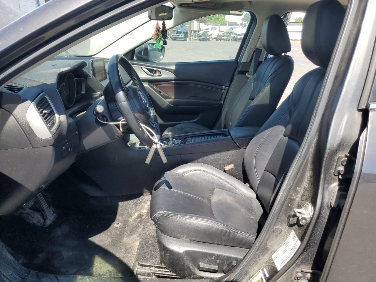 2018 Mazda 3 Touring VIN: 3MZBN1V38JM272102 Lot: 68662695