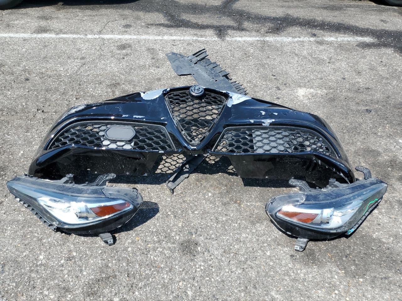 2017 Alfa Romeo Giulia VIN: ZARFAEBN6H7555833 Lot: 68482885