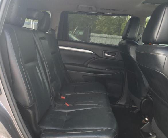 2017 TOYOTA HIGHLANDER SE  