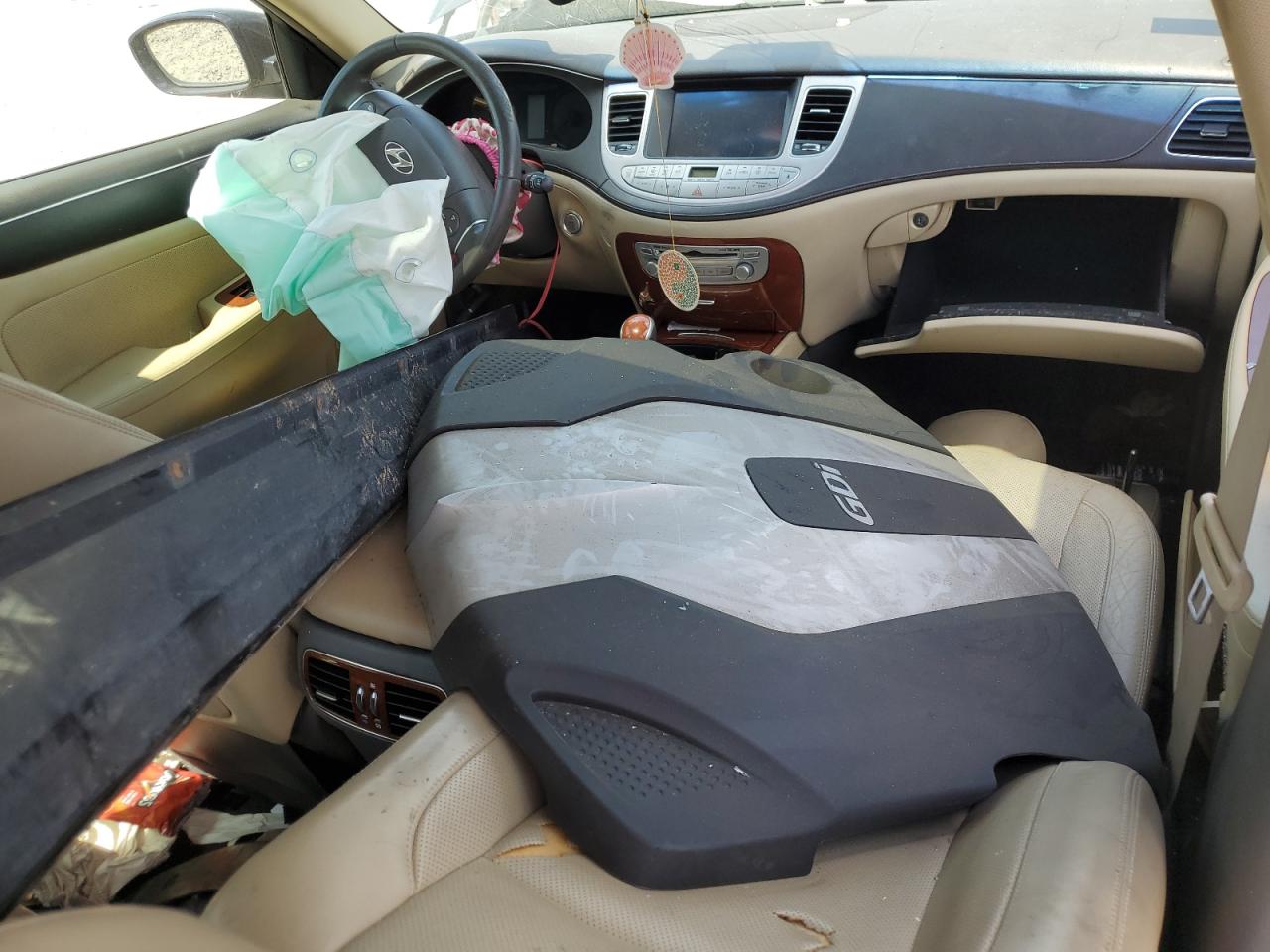 2013 Hyundai Genesis 3.8L VIN: KMHGC4DD9DU235761 Lot: 70937185