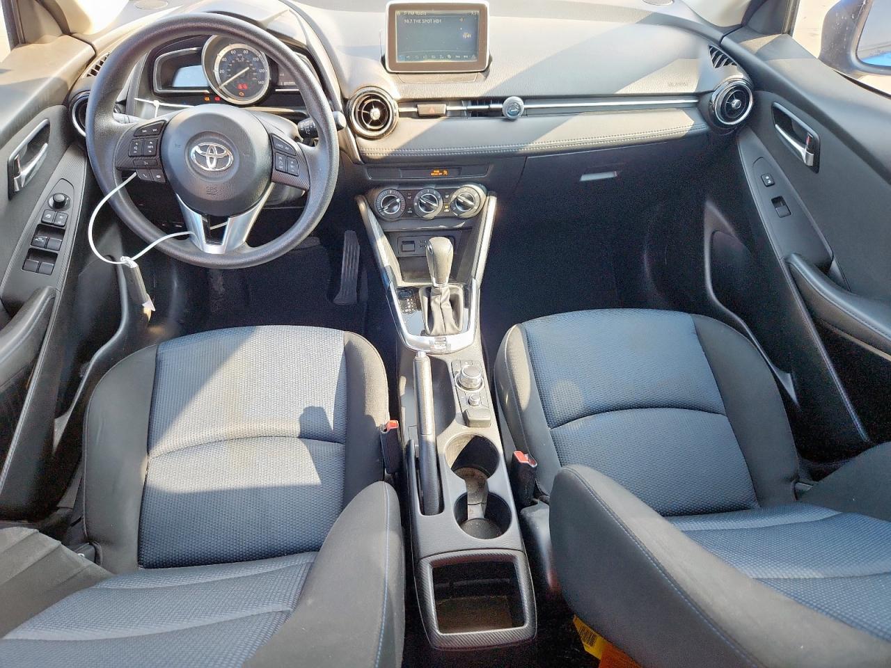 2017 Toyota Yaris Ia VIN: 3MYDLBYV2HY153700 Lot: 69997035