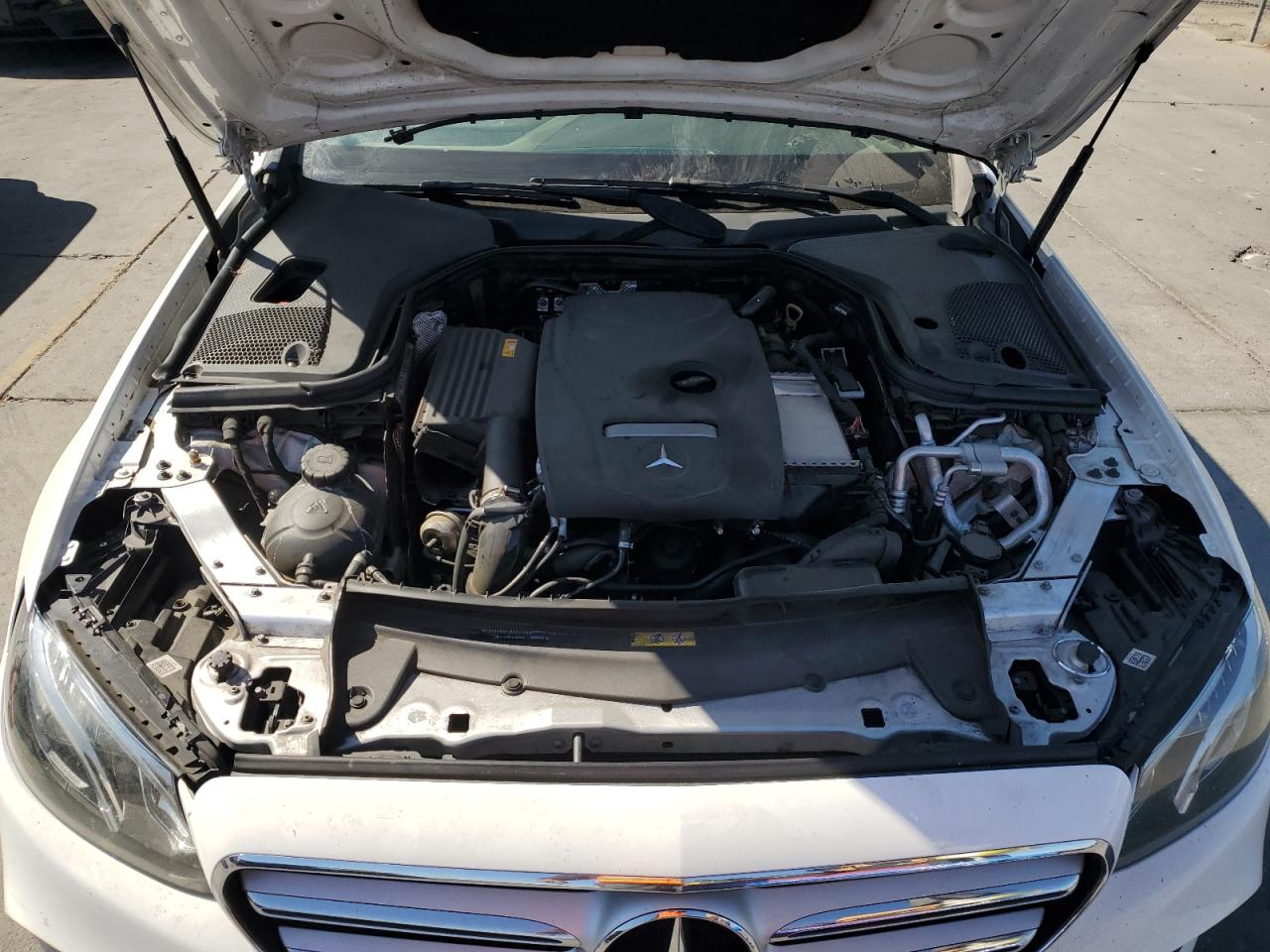 2018 Mercedes-Benz E 300 VIN: WDDZF4JB1JA340143 Lot: 69916695