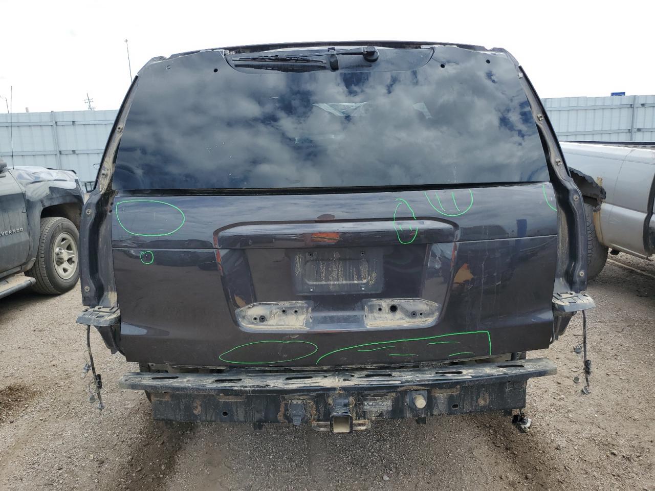 2018 Chevrolet Suburban K1500 Premier VIN: 1GNSKJKC8JR224217 Lot: 70680615