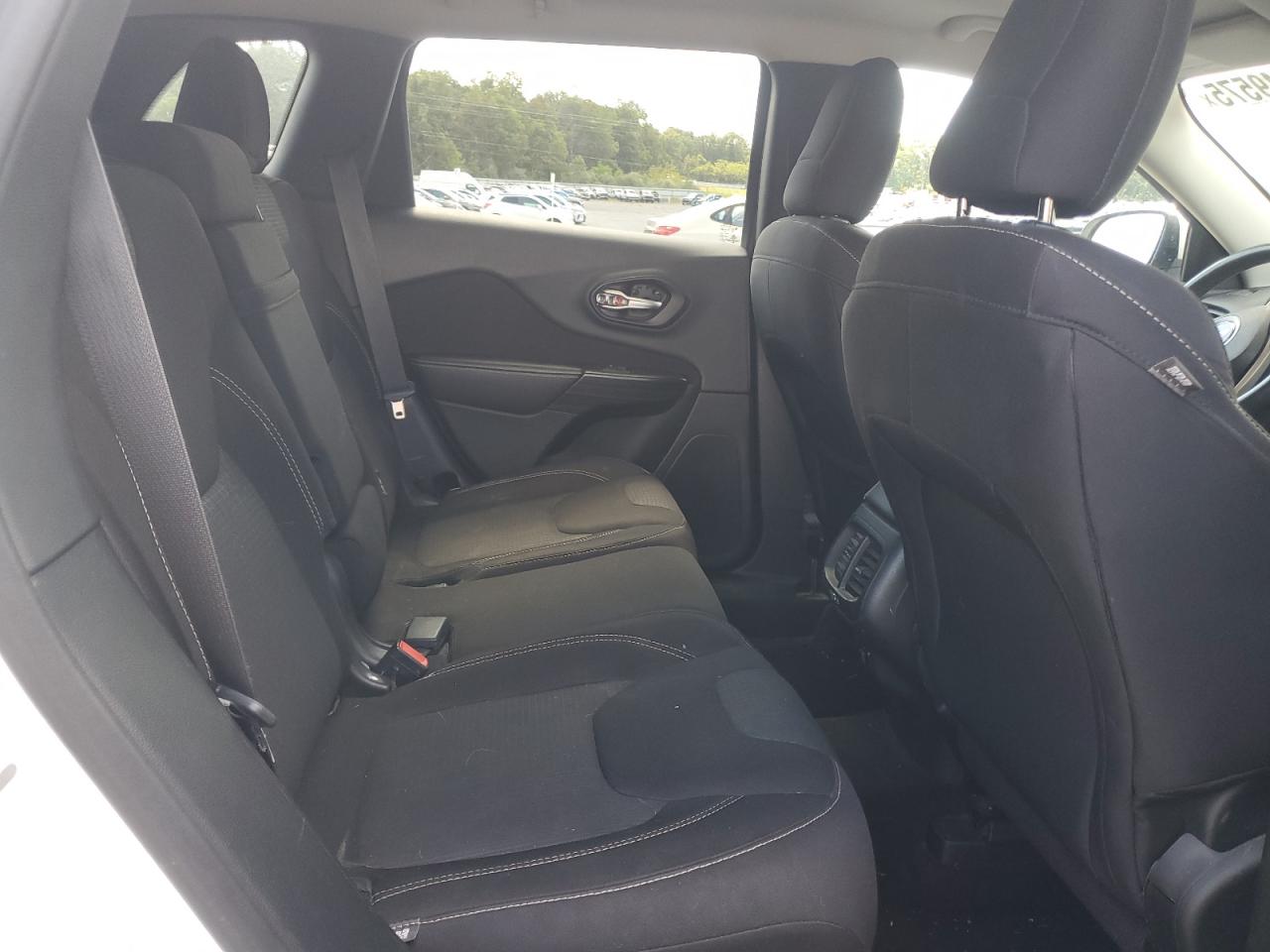 2015 Jeep Cherokee Latitude VIN: 1C4PJMCB9FW514936 Lot: 70349575