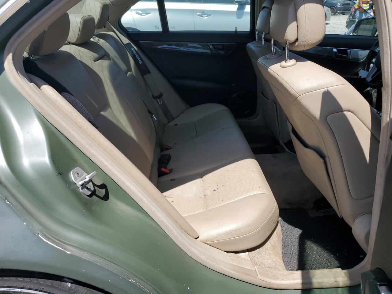 2014 Mercedes-Benz C 250 VIN: WDDGF4HB2EA953858 Lot: 70367845