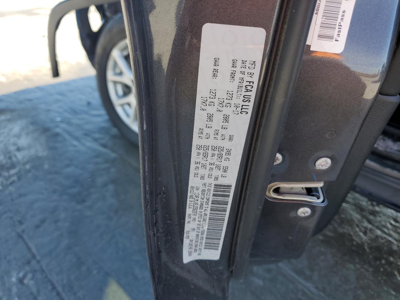 2018 Jeep Cherokee Latitude Plus VIN: 1C4PJMLX5JD562370 Lot: 70636185