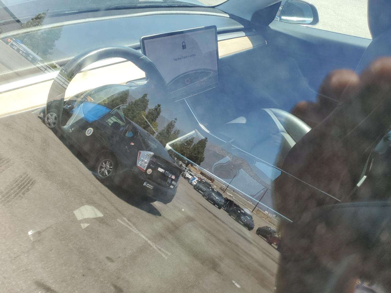 2018 Tesla Model 3 VIN: 5YJ3E1EA5JF102077 Lot: 68213295