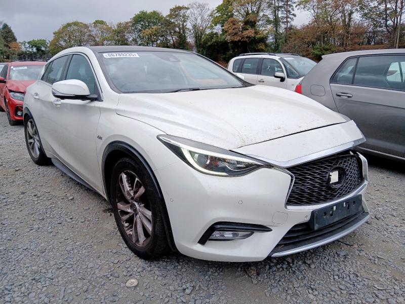 2016 INFINITI Q30 PREMIUM