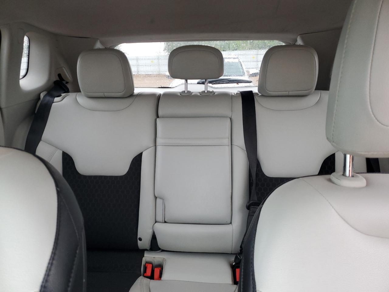 2018 Jeep Compass Latitude VIN: 3C4NJCBB5JT233279 Lot: 70304765