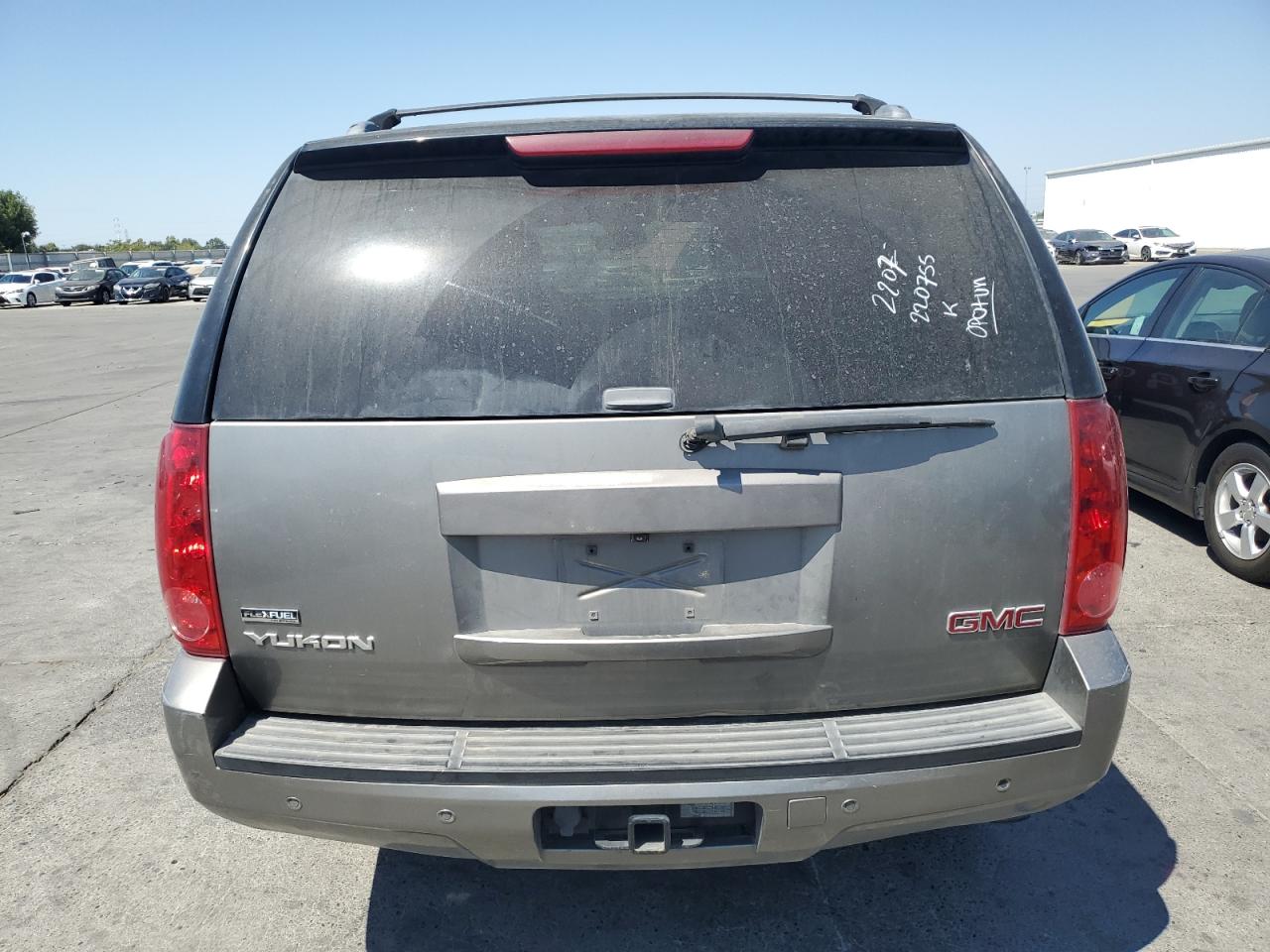 2008 GMC Yukon VIN: 1GKFC13028R220755 Lot: 67258595