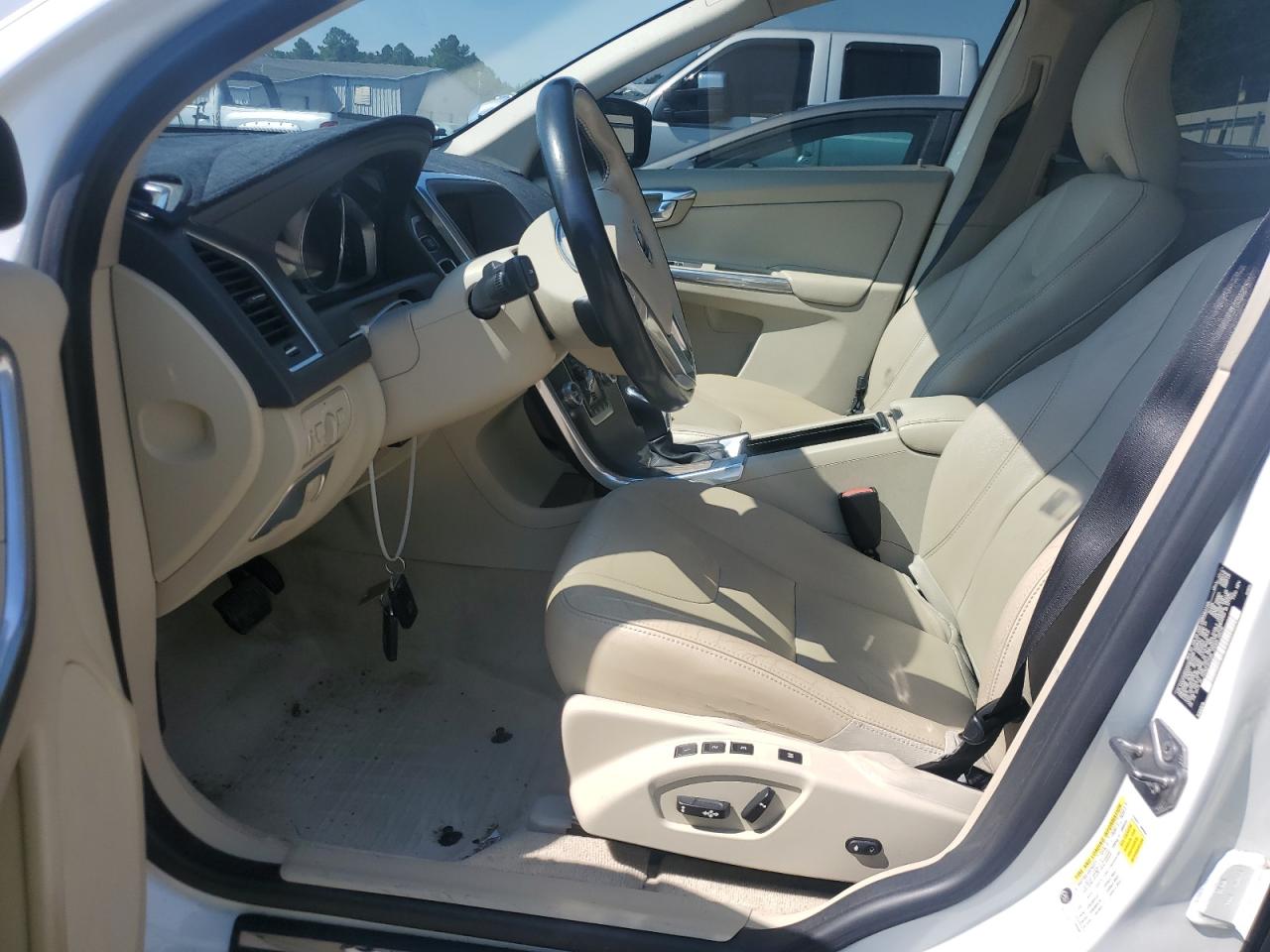 2016 Volvo Xc60 T5 Platinum VIN: YV440MDM7G2822599 Lot: 70545965