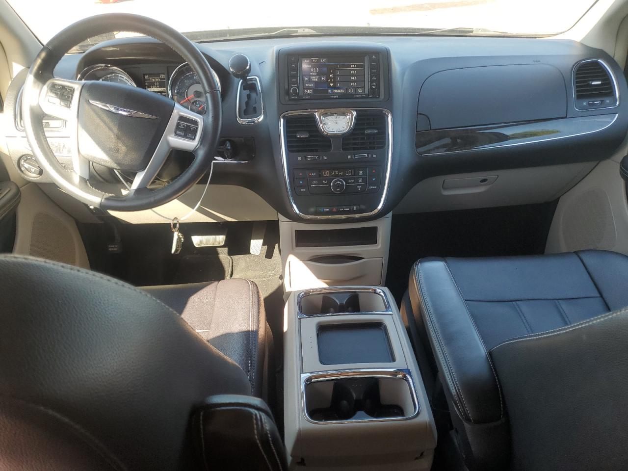 2015 Chrysler Town & Country Touring VIN: 2C4RC1BG2FR552886 Lot: 70068285