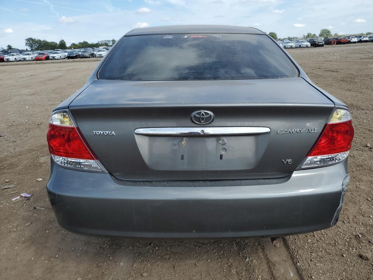 2005 Toyota Camry Le VIN: 4T1BF32K45U615184 Lot: 70672875