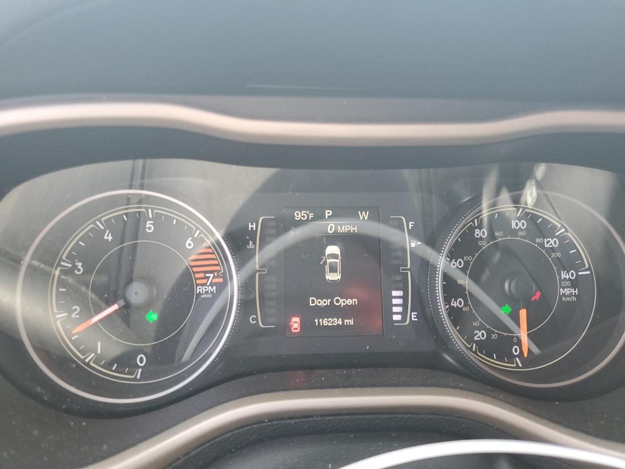 2018 Jeep Cherokee Latitude VIN: 1C4PJLCB2JD595339 Lot: 70696945