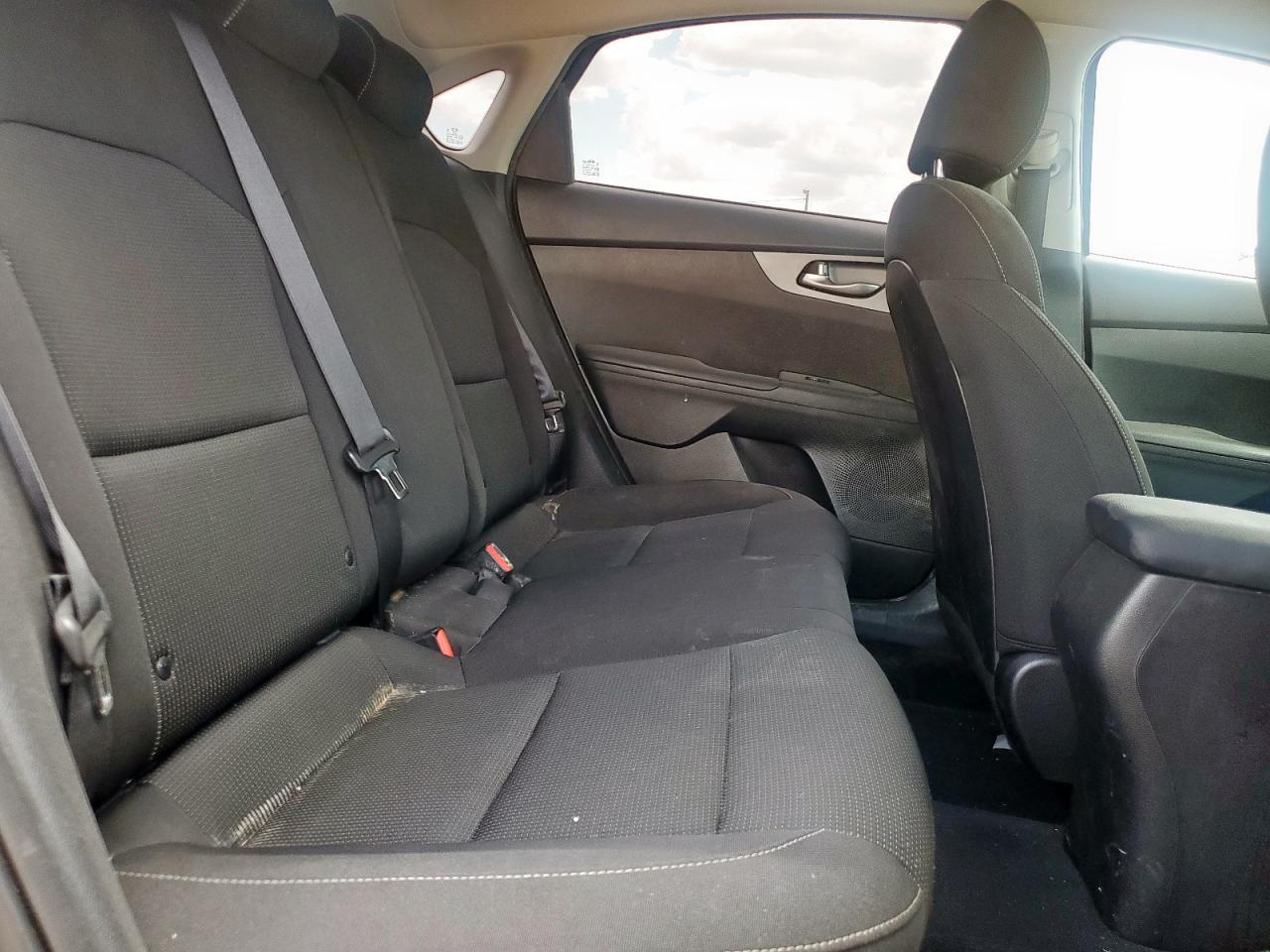 3KPF24ADXME379552 2021 Kia Forte Fe