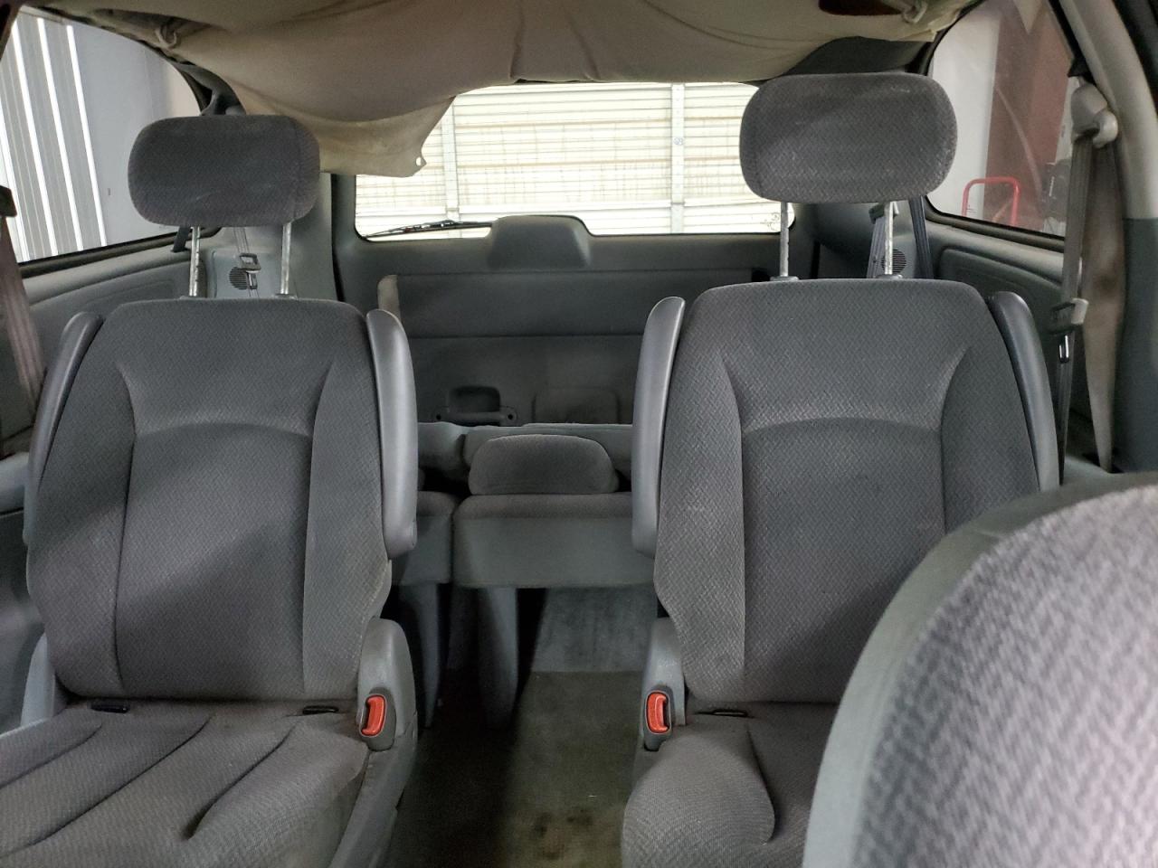 2005 Dodge Grand Caravan Sxt VIN: 2D4GP44L95R312758 Lot: 68420625