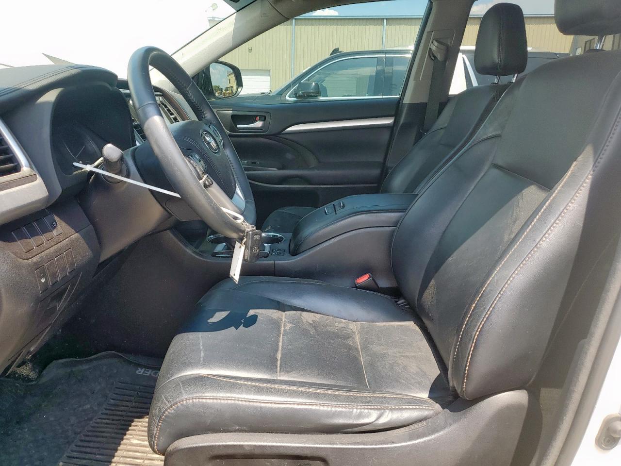 2016 Toyota Highlander Xle VIN: 5TDKKRFHXGS176632 Lot: 69291375