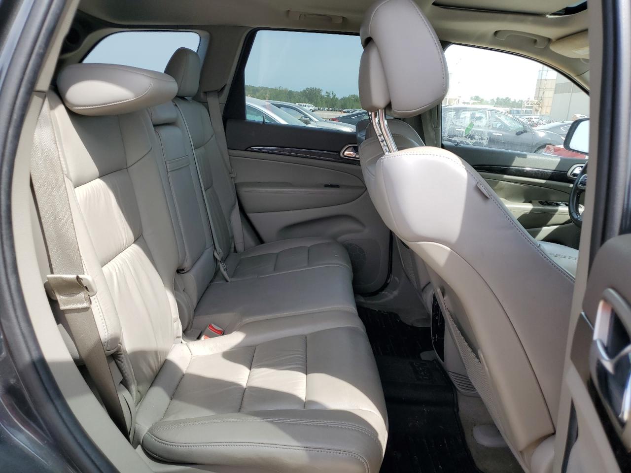 2011 Jeep Grand Cherokee Laredo VIN: 1J4RR4GG4BC738175 Lot: 70560825