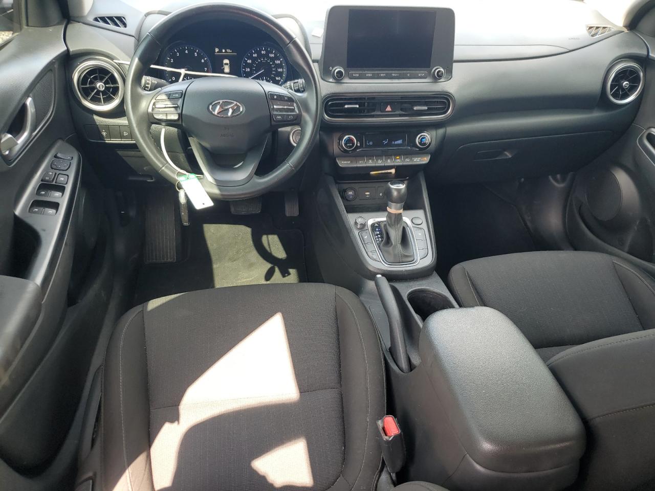 2022 Hyundai Kona Sel VIN: KM8K32AB1NU870363 Lot: 70043535