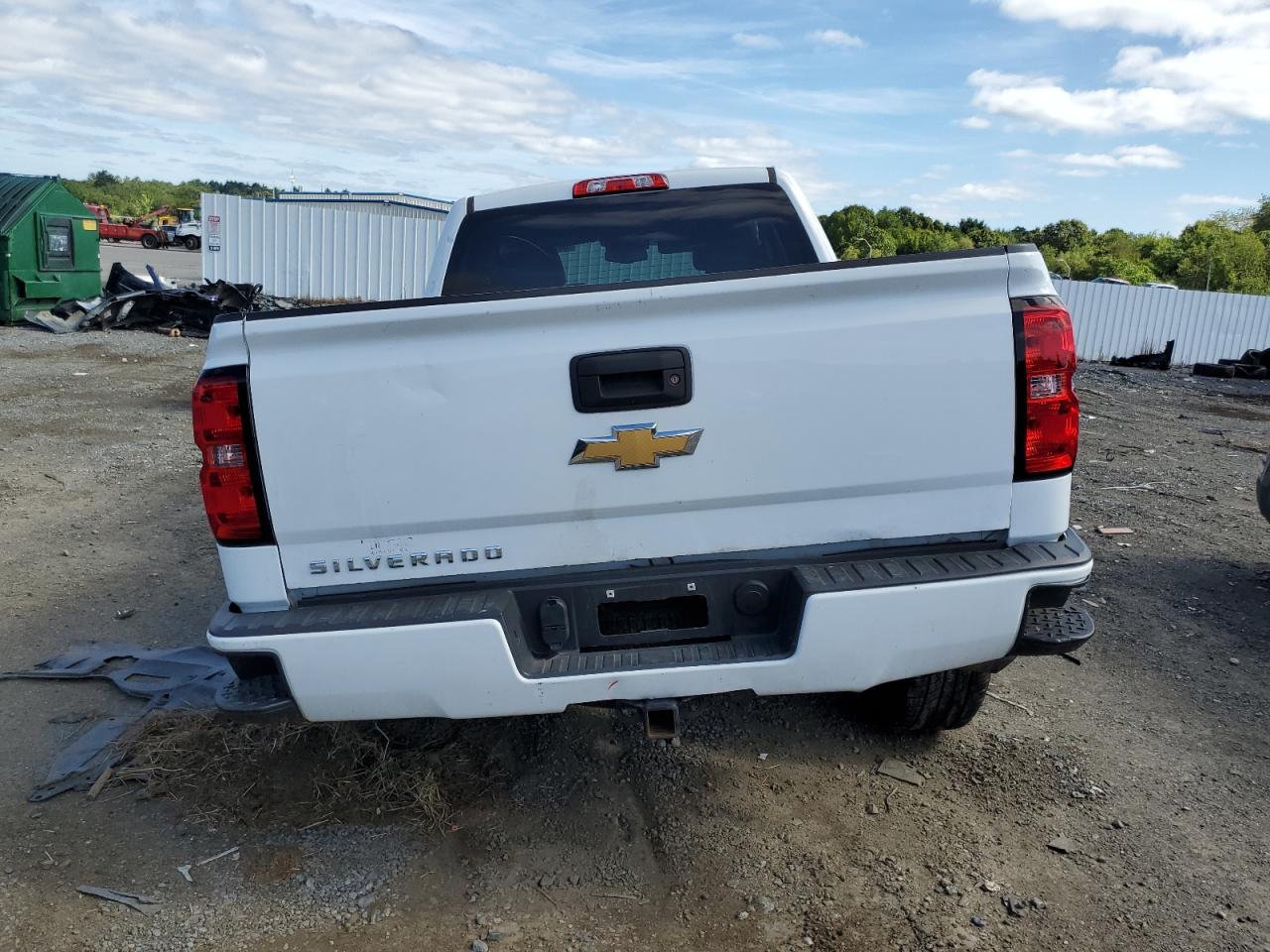 2018 Chevrolet Silverado K1500 Custom VIN: 1GCVKPEC9JZ381999 Lot: 68750035