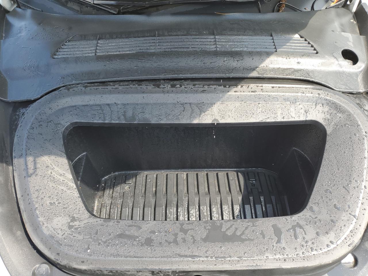 2023 Tesla Model Y VIN: 7SAYGDEE7PF694677 Lot: 67743655