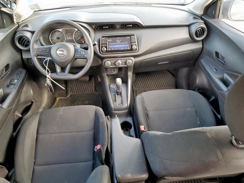  NISSAN KICKS 2024 Gray