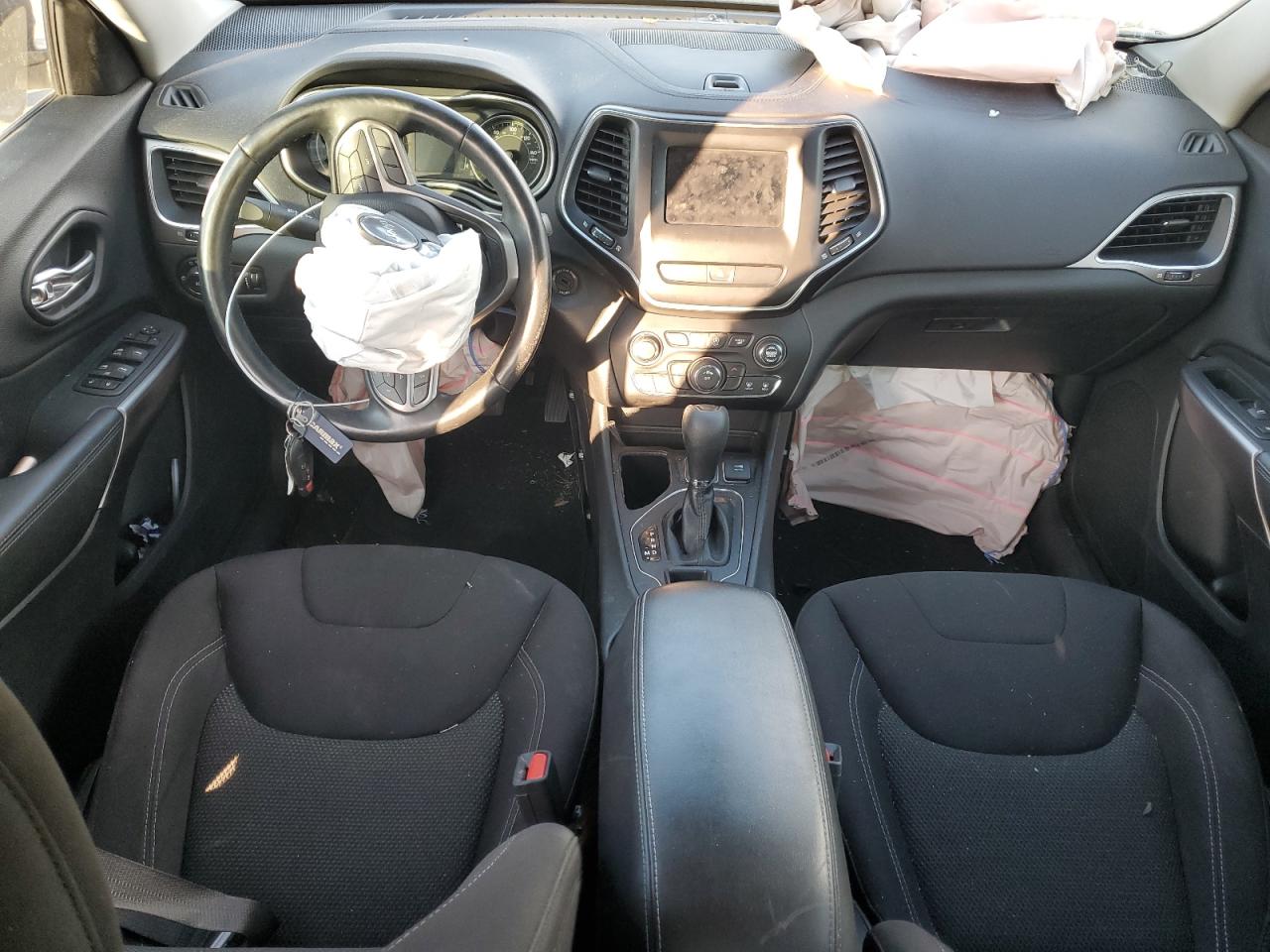 2019 Jeep Cherokee Latitude VIN: 1C4PJLCX9KD109428 Lot: 67262175