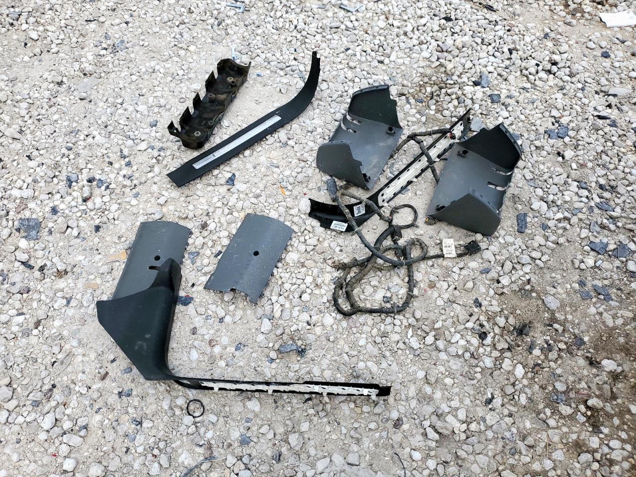 2020 Chevrolet Suburban K1500 Lt VIN: 1GNSKHKC8LR252336 Lot: 70716055