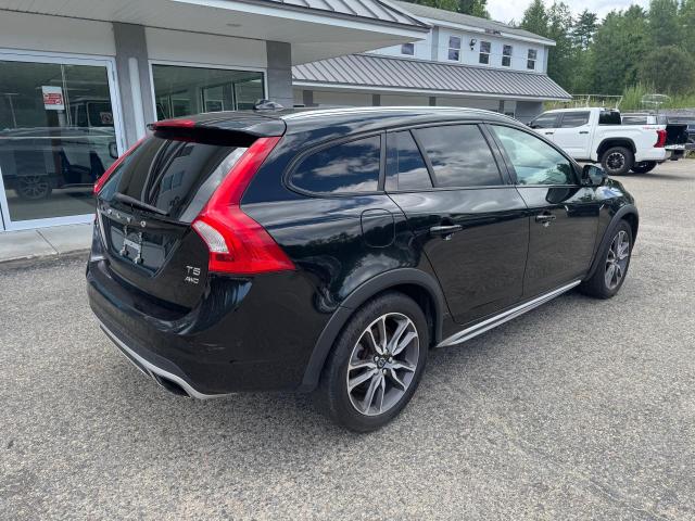 2016 VOLVO V60 CROSS COUNTRY PREMIER  