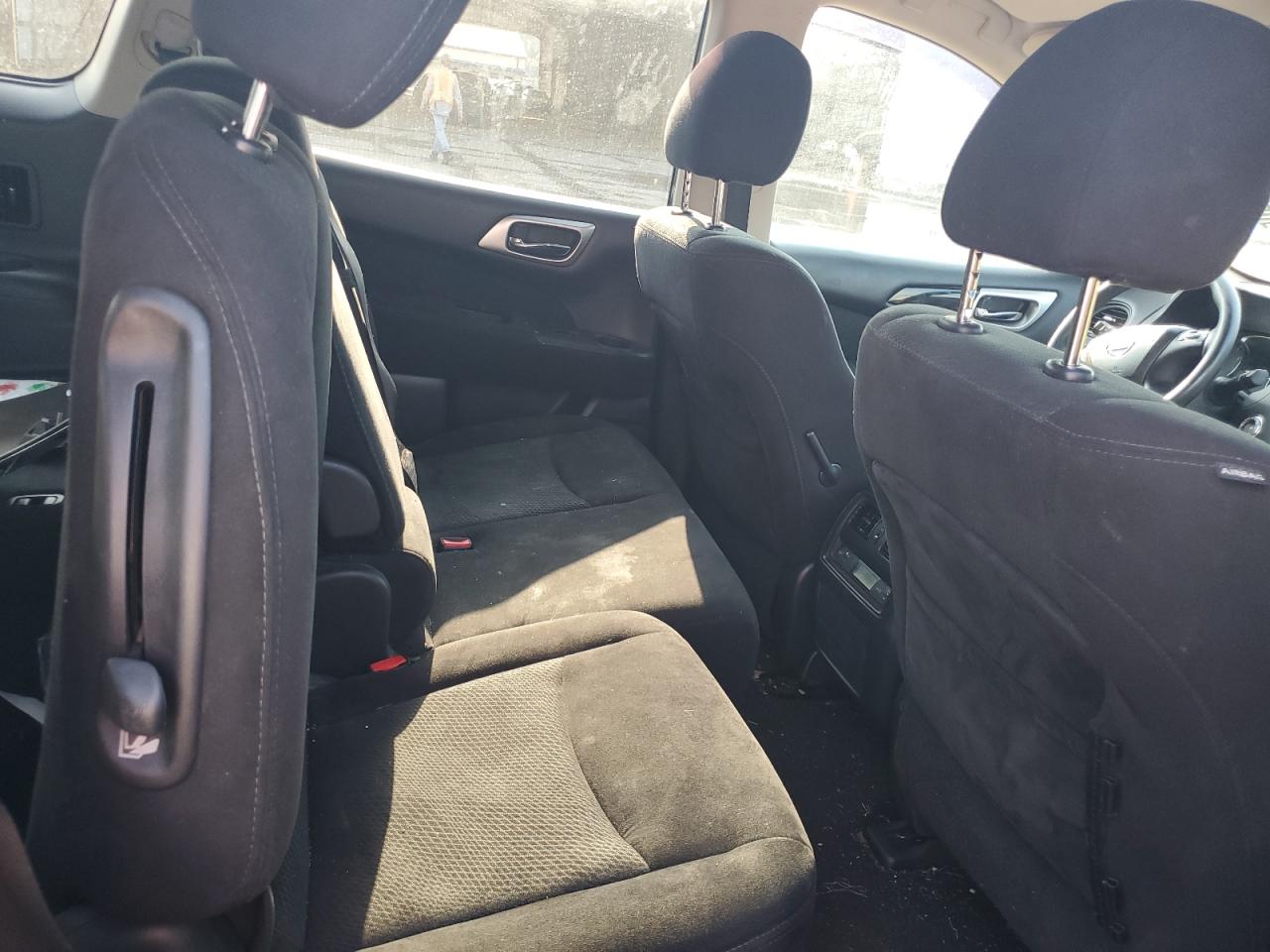 2016 Nissan Pathfinder S VIN: 5N1AR2MN3GC670304 Lot: 69264405