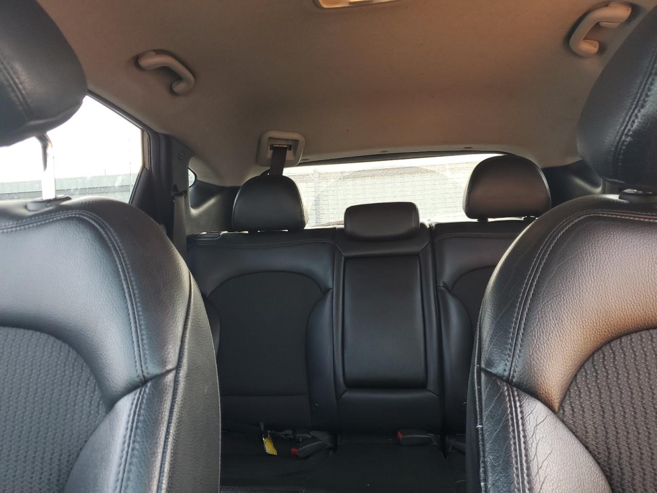 KM8JU3AC6BU196861 2011 Hyundai Tucson Gls