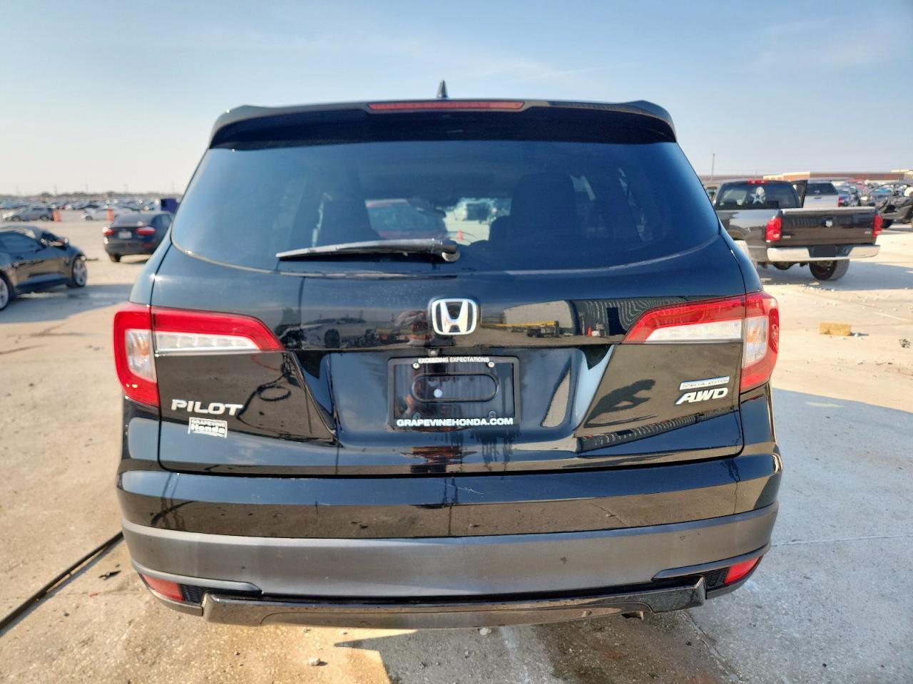 2021 Honda Pilot Se VIN: 5FNYF6H24MB068125 Lot: 70282125