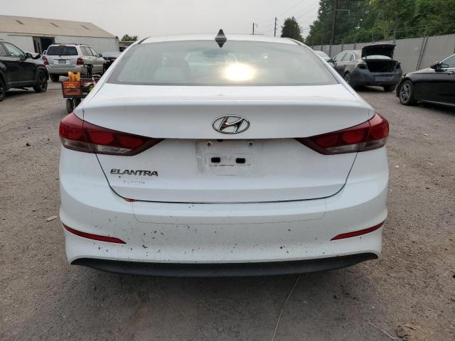  HYUNDAI ELANTRA 2017 Белы