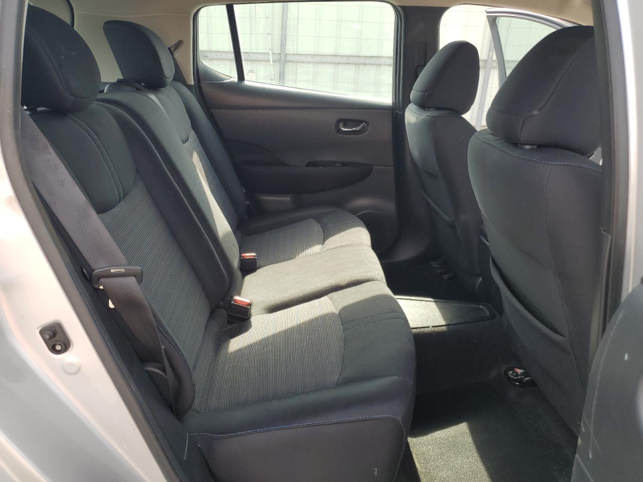 2019 Nissan Leaf S VIN: 1N4AZ1CP3KC302818 Lot: 70580175