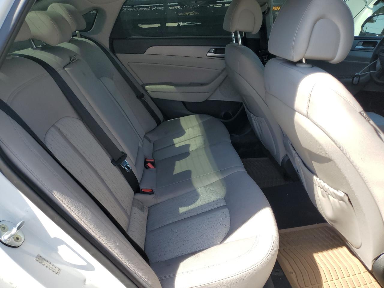 2016 Hyundai Sonata Hybrid VIN: KMHE24L15GA018991 Lot: 70188475