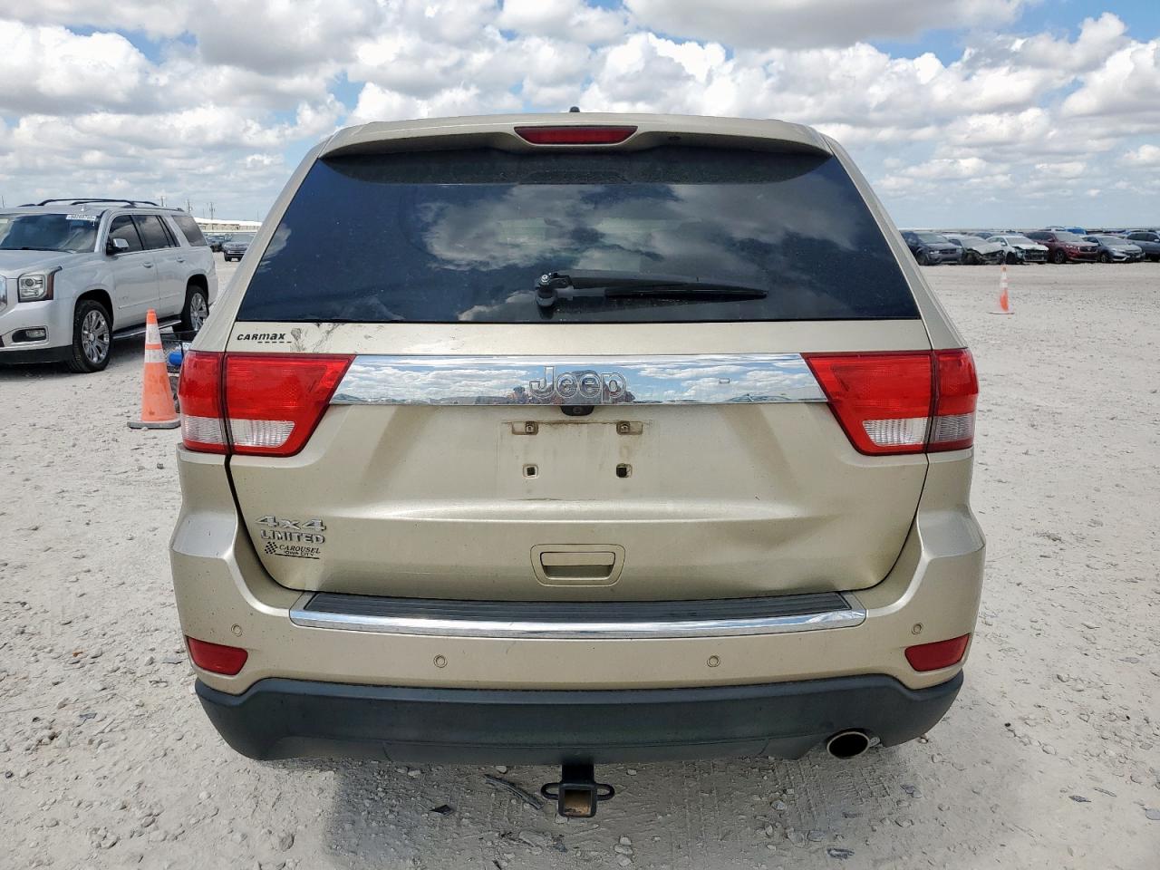 2011 Jeep Grand Cherokee Limited VIN: 1J4RR5GGXBC557748 Lot: 68774945