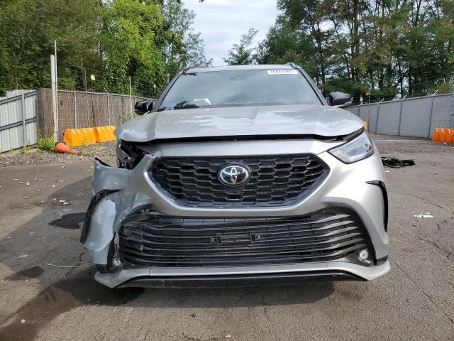  TOYOTA HIGHLANDER 2022 Серебристый