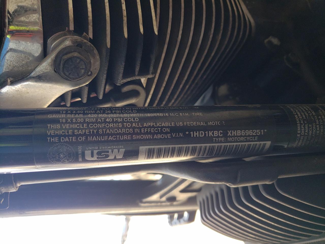 2017 Harley-Davidson Flhx Street Glide VIN: 1HD1KBC1XHB696251 Lot: 68526845