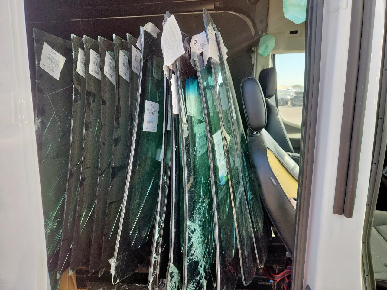 2024 Ford Transit T-350 VIN: 1FTBW3X84RKA42208 Lot: 68649575