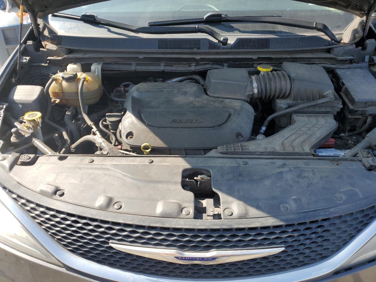 2018 Chrysler Pacifica Touring L VIN: 2C4RC1BG5JR317889 Lot: 68026945