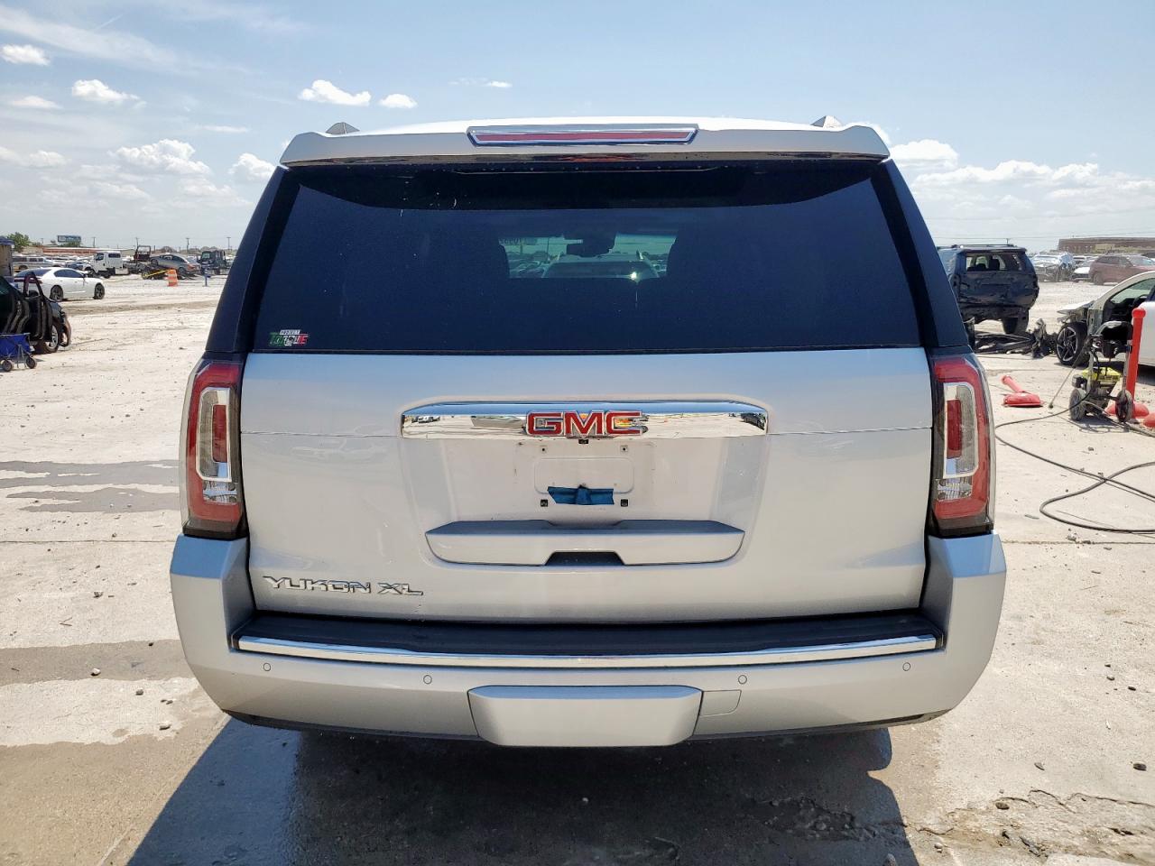 2016 GMC Yukon Xl Denali VIN: 1GKS2HKJ3GR189390 Lot: 70932235