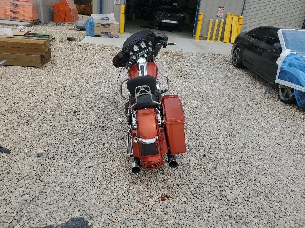 2011 Harley-Davidson Flhx VIN: 1HD1KBM12BB659992 Lot: 68095015