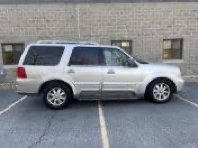 2004 LINCOLN NAVIGATOR   