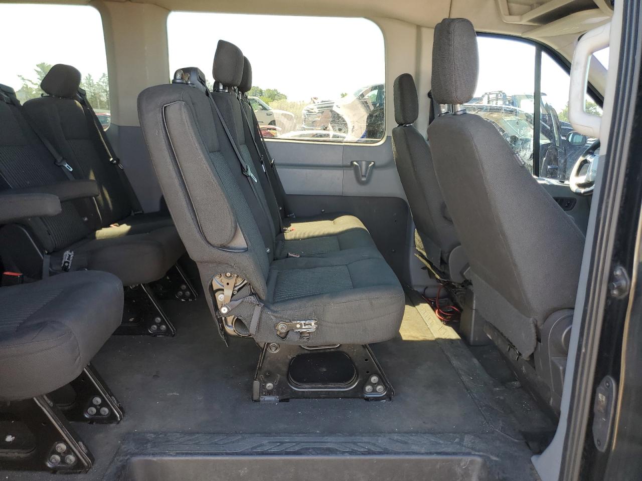 2015 Ford Transit T-350 Hd VIN: 1FBVU4XG8FKA42387 Lot: 69952085