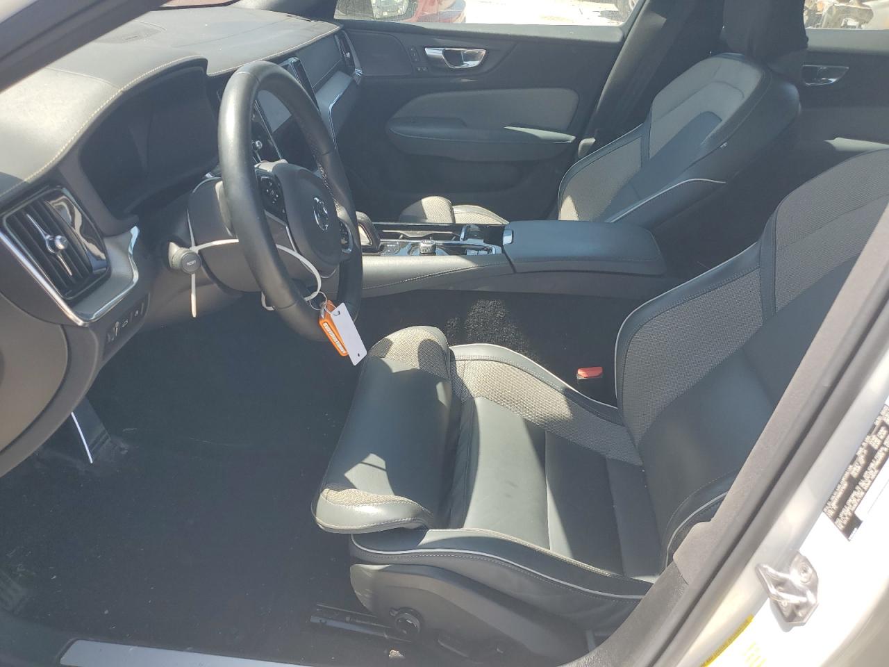 2022 Volvo S60 T8 Recharge R-Design VIN: 7JRBR0FM5NG17928 Lot: 70516695